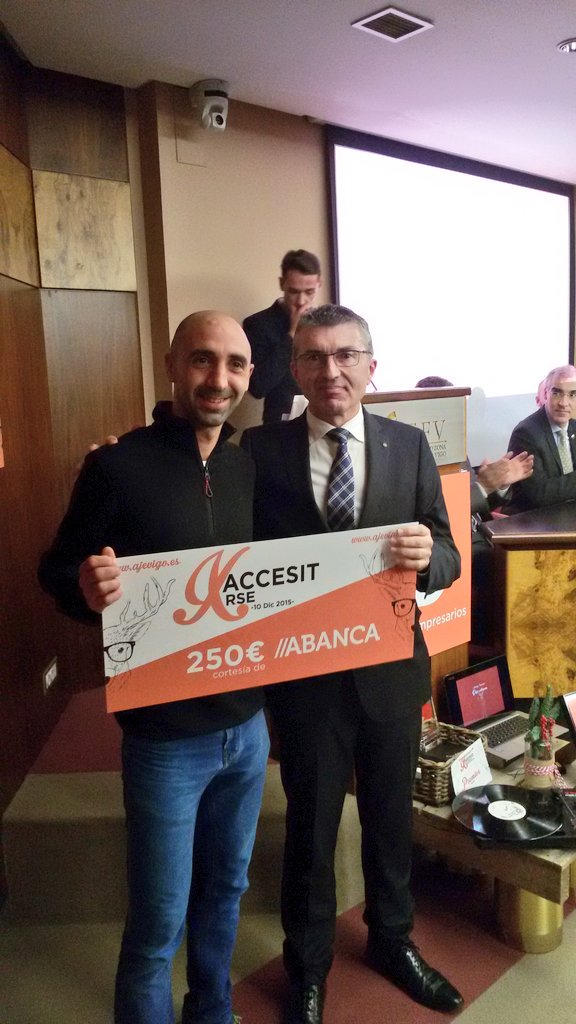 robervigo's tweet photo. Accesit RSE @ajevigo para Jorge Torres @Vigoentrena  ¡FELICIDADES! #XPremioEmprendedor https://t.co/ltspK0P4sK