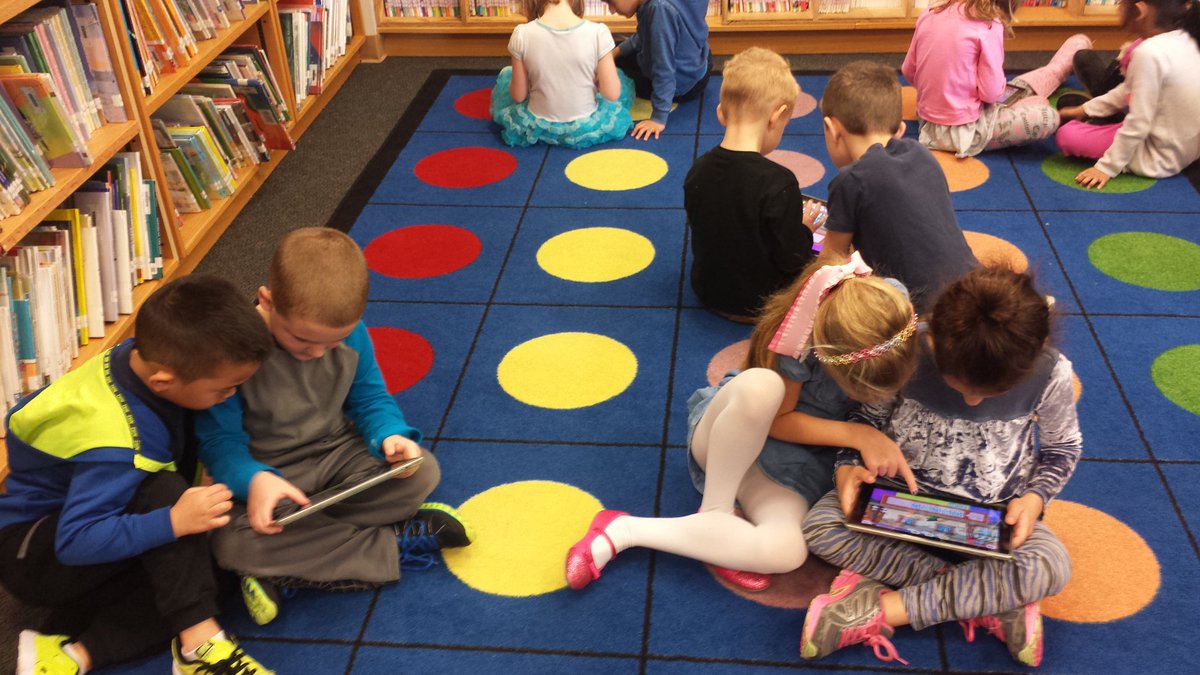 dcherrry's tweet image. @Methacton  Hour of Code kindergarten style! #kinderscode with #thefoos #HourOfCode