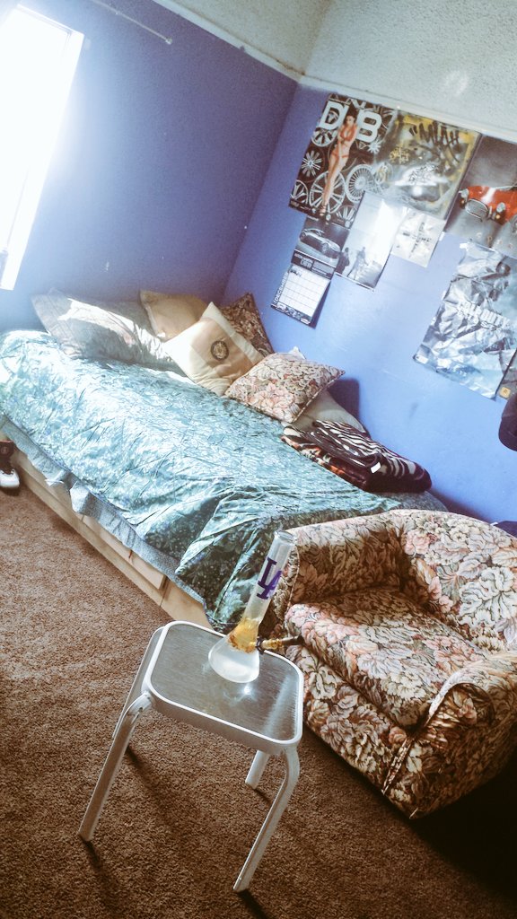 BennyWhoElse's tweet photo. Bitches love clean beds! 😎😎😎👌 #BitOfAdvice https://t.co/5okNZGkdAk