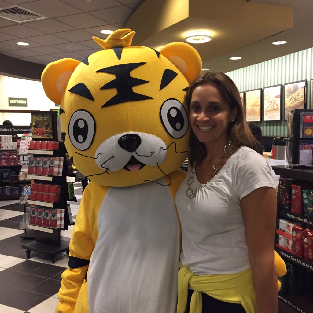 mrsmring's tweet photo. Mrs. Schlatter and Wes are #readingbuddies tonight at @WashEdison #barnesandnoble #bookfair #wespride! https://t.co/GkhG01k3dy