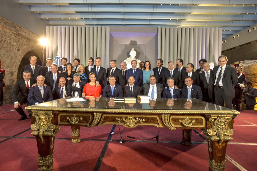 mauriciomacri's tweet photo. El equipo. #LlegóElCambio https://t.co/mLkgEOMfeG