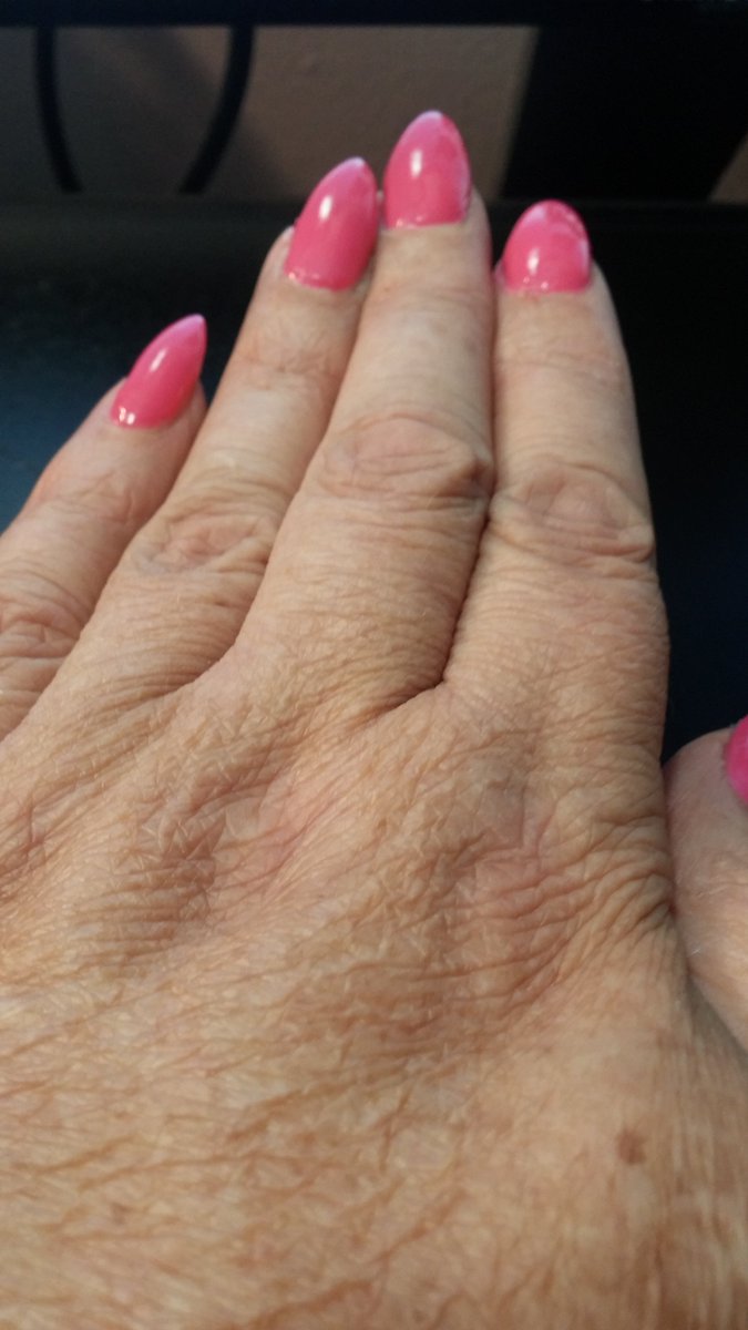 Sissy_JennD's tweet photo. With permission from my Glorious Domme #MsMayaSnow who excels at #Teamviewer #Findom &amp; #Deskman I got my nails done https://t.co/zAfcRaxB0u