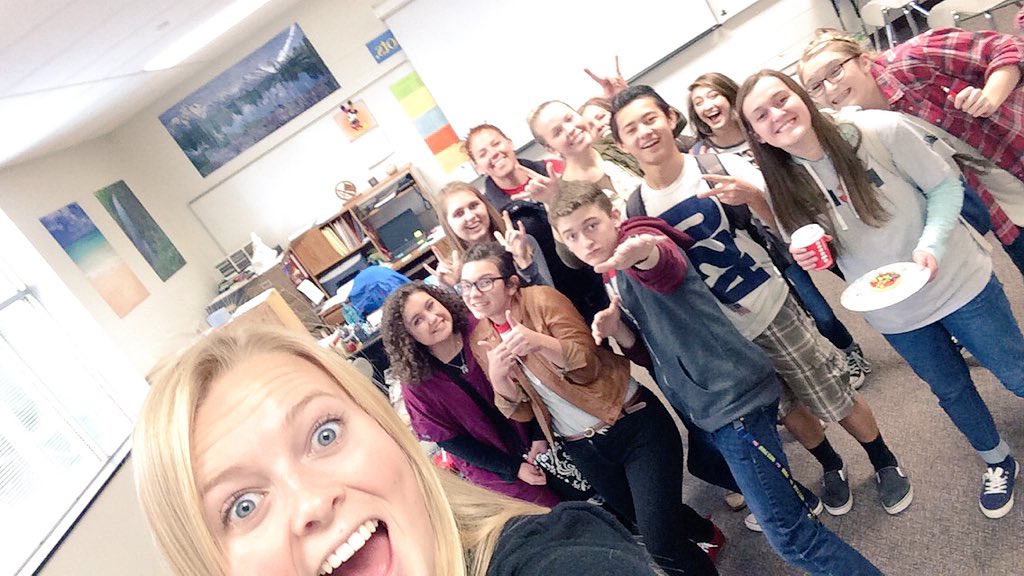 AF_HopeSquad's tweet image. Just a hello from the squad! Thinking about you guys!!💛