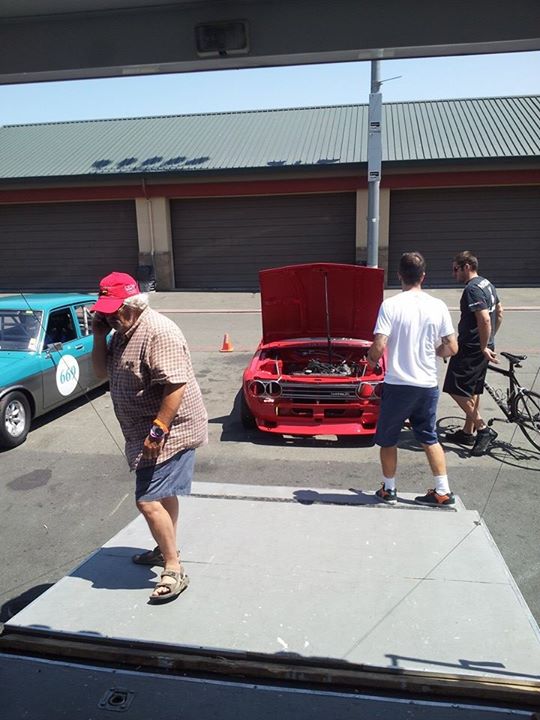 claude_hoffman's tweet photo. Troy changing spark plugs, getting ready to go back out. https://t.co/UbMB5AgMMR