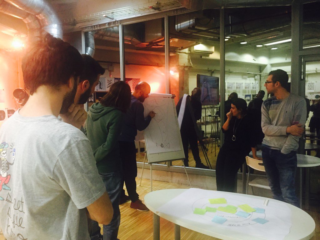 Recta final del taller de hoy en la que compartimos y ponemos en común todas las reflexiones :-)