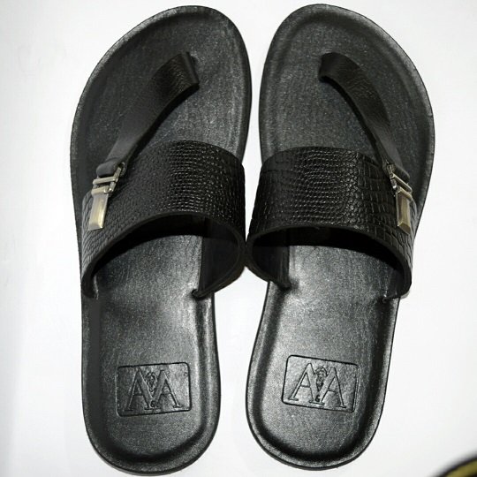 trade4traders's tweet photo. Get the A&A Black One toe Buckle Slippers for men at 10% discount here: https://t.co/kefpJPqOiA #WalkingMadeSimple https://t.co/uH4lbpccrf