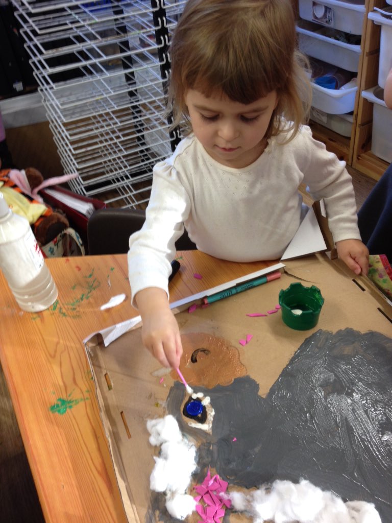 CroesoAlphabet's tweet photo. #abcconcert the children enjoying a spot of set design #abccraft @ellehob @NurseryGUPS https://t.co/B4OexrQry8