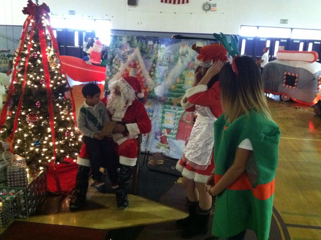 wuhspride's tweet photo. Very proud of @WUHSASB for the work they put into 1st Grade Xmas party. Wonderful community service! https://t.co/25DMrHBEJw