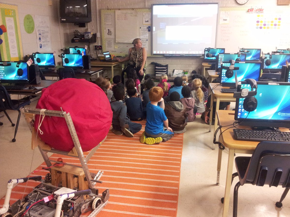 circuitrunners's tweet photo. .@Wheeler_High CircuitRunners Robotics helping Eastvalley ES with robot demos &amp; #hourofcodeGA @GaDOEnews @codeorg https://t.co/wFPNMDCan0