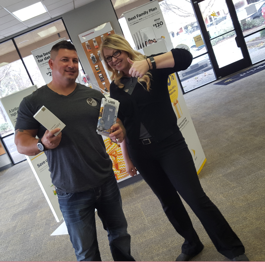 SWirelessNw's tweet photo. @SWirelessNw  Chico showing thumbs up for #SWNWHappyCustomers ! @RickyKBaker @SWNW_SG @therealbstemm01 https://t.co/ccdm7aDrYe
