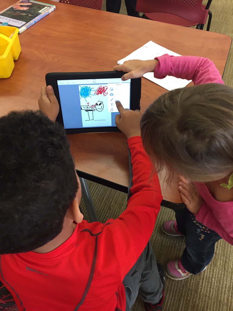 Lynch_Library's tweet photo. 1st graders story telling using the iPads! https://t.co/zF17KIzR0s