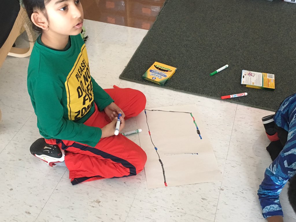 _PhilYoung's tweet image. We are figuring out the #code to get these @OZOBOT s moving around #beginnercoding w @CSVgrade3