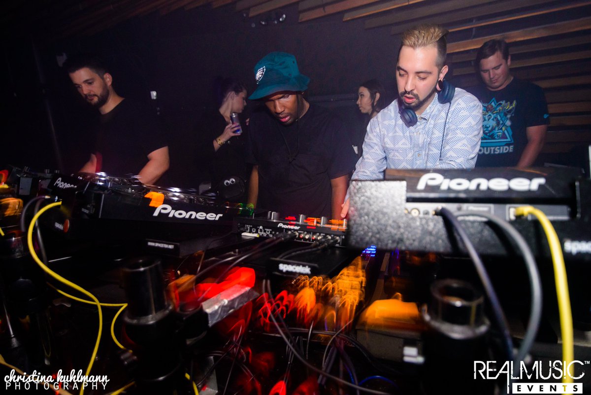 IAmMSCLS's tweet photo. #TBT when @12thplanet and I did a b2b at @KingdomAustin Photos by @thekuhlness #swampton https://t.co/UlNmq5rlRA