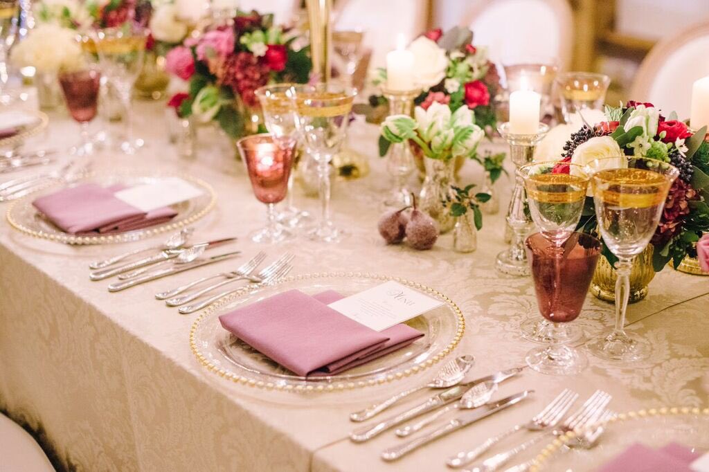 Stunning dinner <a href="/LoseleyPark/">Loseley Park</a> @Loseleyevents by <a href="/caperandberry/">Caper & Berry</a> with <a href="/_whitelilac/">White-Lilac</a> <a href="/CouvertHire/">Couvert Event Hire</a> #eventprofs #