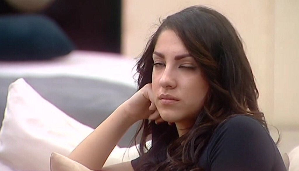 FranAltomare's tweet photo. Io davanti all'ennesimo confronto su Alessandro e Lidia. #GF14 https://t.co/nVKcsISbHA