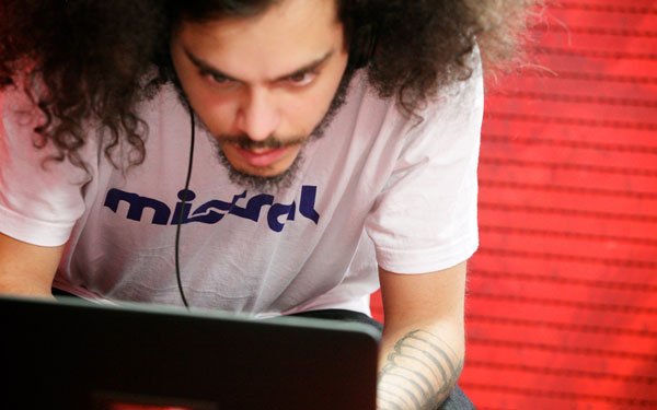 Mistral_Italia's tweet photo. #Davide ci tiene incollati allo schermo! 😍 #XF9 #MySoulTrigger #MistralX https://t.co/4lgi5LIFhz