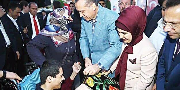 seher_vaktim's tweet photo. Zindanda olan babası içn gözyaşı döken engeli oğul
Çaresizlik ne acı
Allahım çaresizlere çare ol #Benim2016yaMesajım https://t.co/IsXJ6ja6my