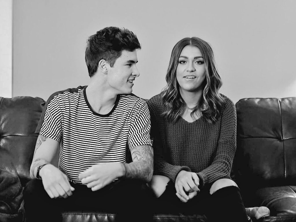 sunflwrkian's tweet photo. Me @ Kian and Andrea 

"My hearts already breaking baby go on twist the knife" https://t.co/IsuTiLUyMS