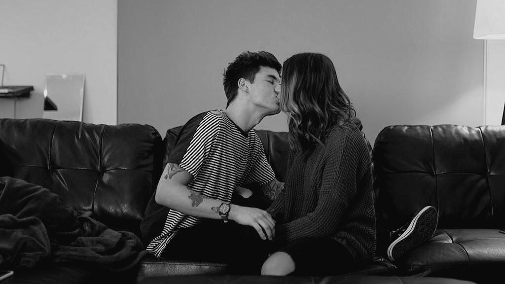 sunflwrkian's tweet photo. Me @ Kian and Andrea 

"My hearts already breaking baby go on twist the knife" https://t.co/IsuTiLUyMS