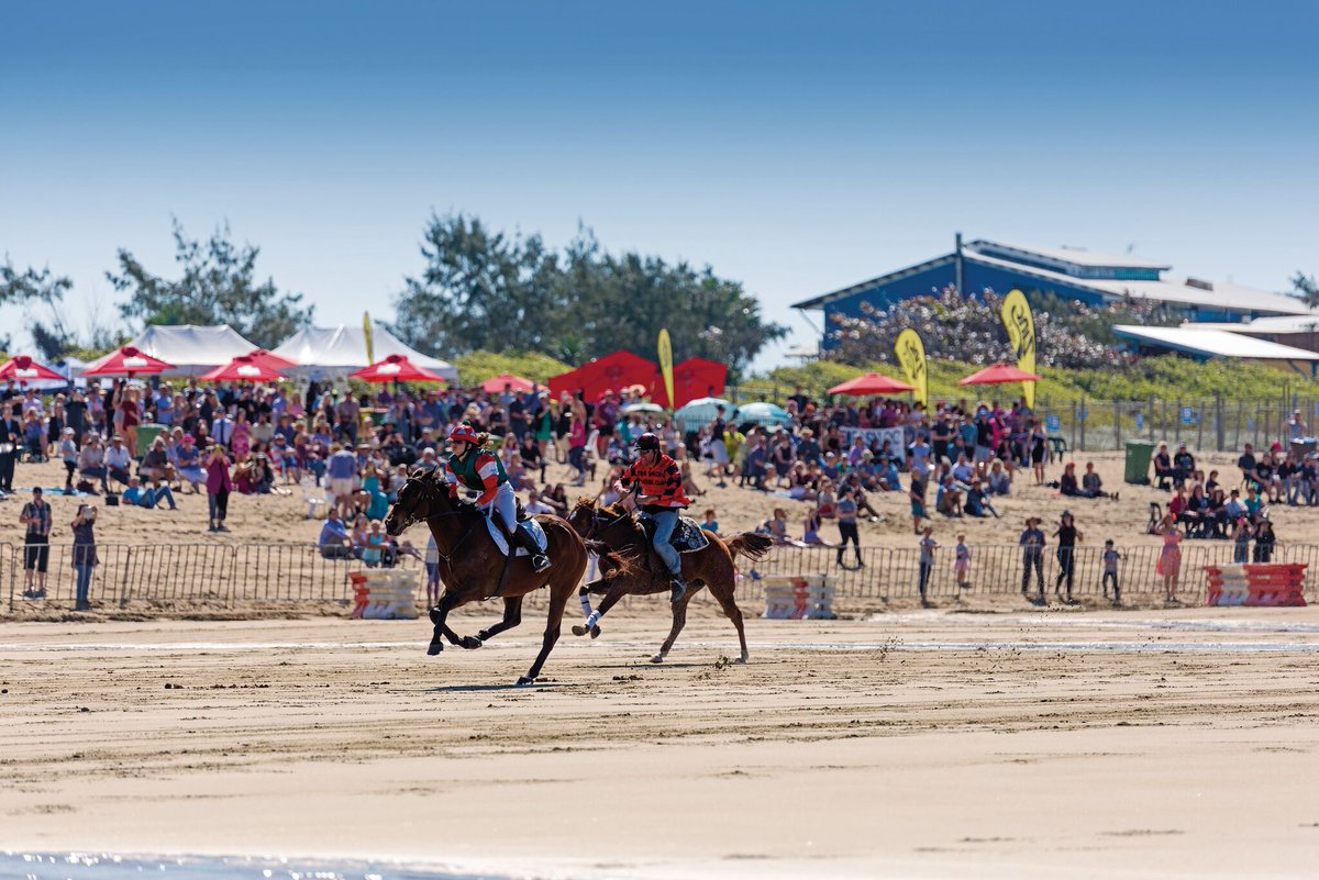 beachracing1's tweet photo. An Event like no other. https://t.co/Q0gd17W4QJ #101thingstodoinmackay #mackaypride #thisisqueensland https://t.co/6vcZ2i7WhK