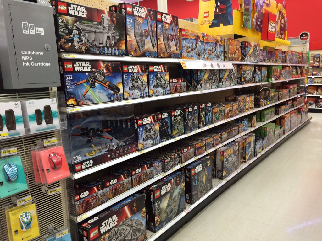 DA_4iv's tweet photo. Looking for Christmas gifts...T1486 has what you need! #tistheseason #toys @RodneyLast @AmyMaigret @Hueypritchett https://t.co/ZLXXV5dLyV