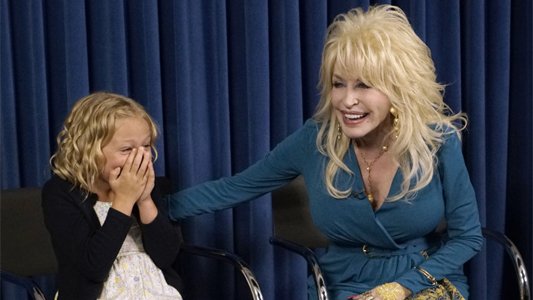 CMT's tweet image. .@DollyParton's #CoatOfManyColors movie premieres tonight! See the trailer &amp;gt; at.cmt.com/VJCac