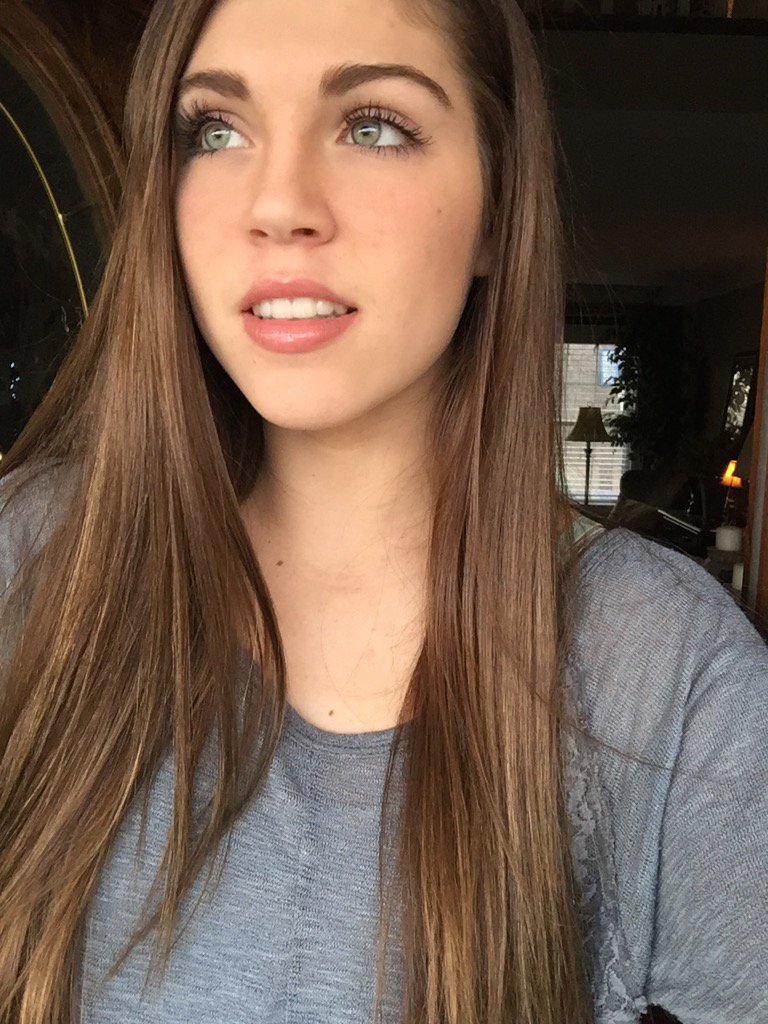 ReppMorgan's tweet photo. *Neighbor catches me taking selfie on front porch* https://t.co/A4oPVQRk25