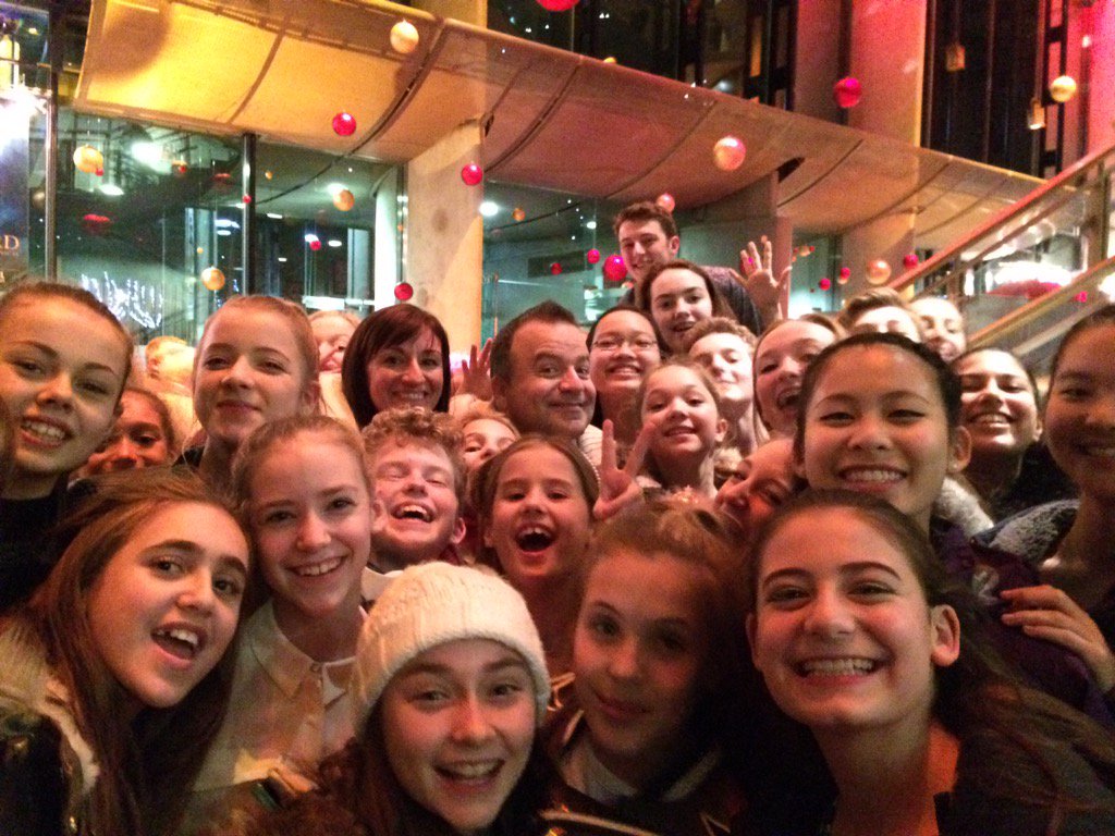 Evadiva2000's tweet photo. @TringParkTA @TringParkDance mobbing #wishee washee Thank u for the shout out @TheKevOrkian Students loved it xxx https://t.co/49gtA0qA97