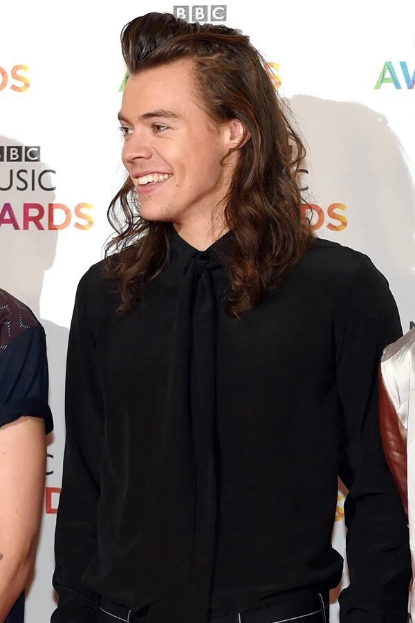whenharrymoans's tweet photo. Dimples! 😊 #MTVStars One Direction https://t.co/5SFLCLIbQp