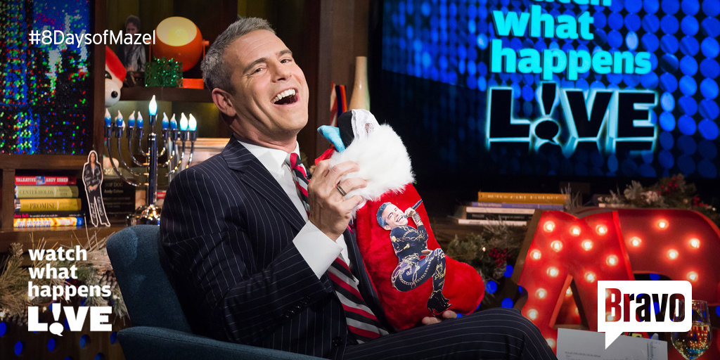 BravoWWHL's tweet photo. TONIGHT, #8DaysofMazel continues w. @AllenLeech, #MichelleDockery, and @AmazonEcho behind the bar! #AskAlexa #Ad https://t.co/mLsdyUZe2i