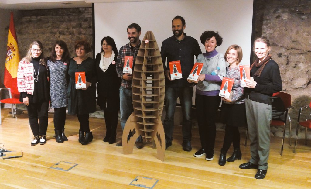 Cartonlab's tweet photo. Mesa redonda #diparty2015  @PaparajoteF @dipMurcia @DFfotografo @terenet Haldora Arnadottir y Carlos Abadía https://t.co/2LxQbVOjmB