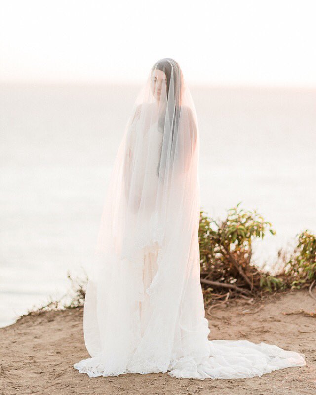 Angelica Chang Photography we are completely smitten with this Ethereal Waterfront Shoot! joy-wed.com/blog/ethereal-…