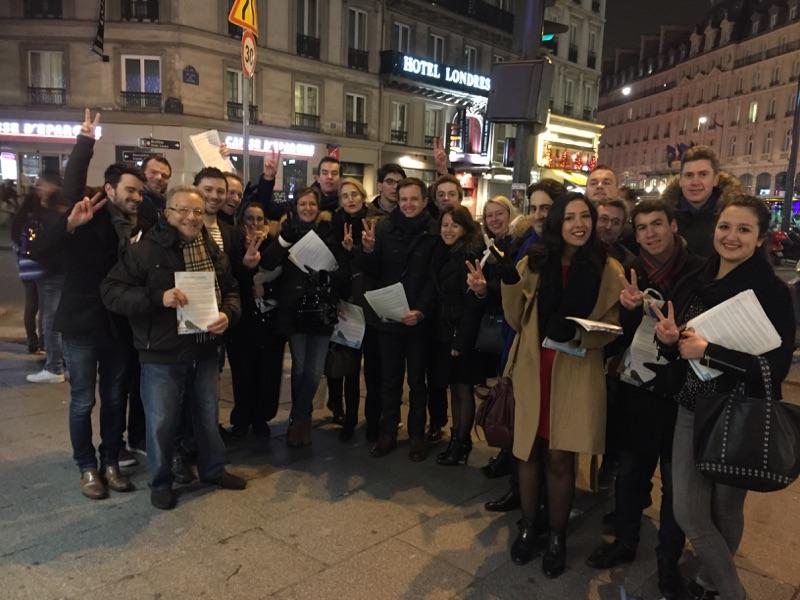 florian_jouan's tweet photo. Tractage nocturne ac @pybournazel température négative mais retour très positif des parisiens #17hpourIDF #REG2015 https://t.co/AJyGXOZRZO