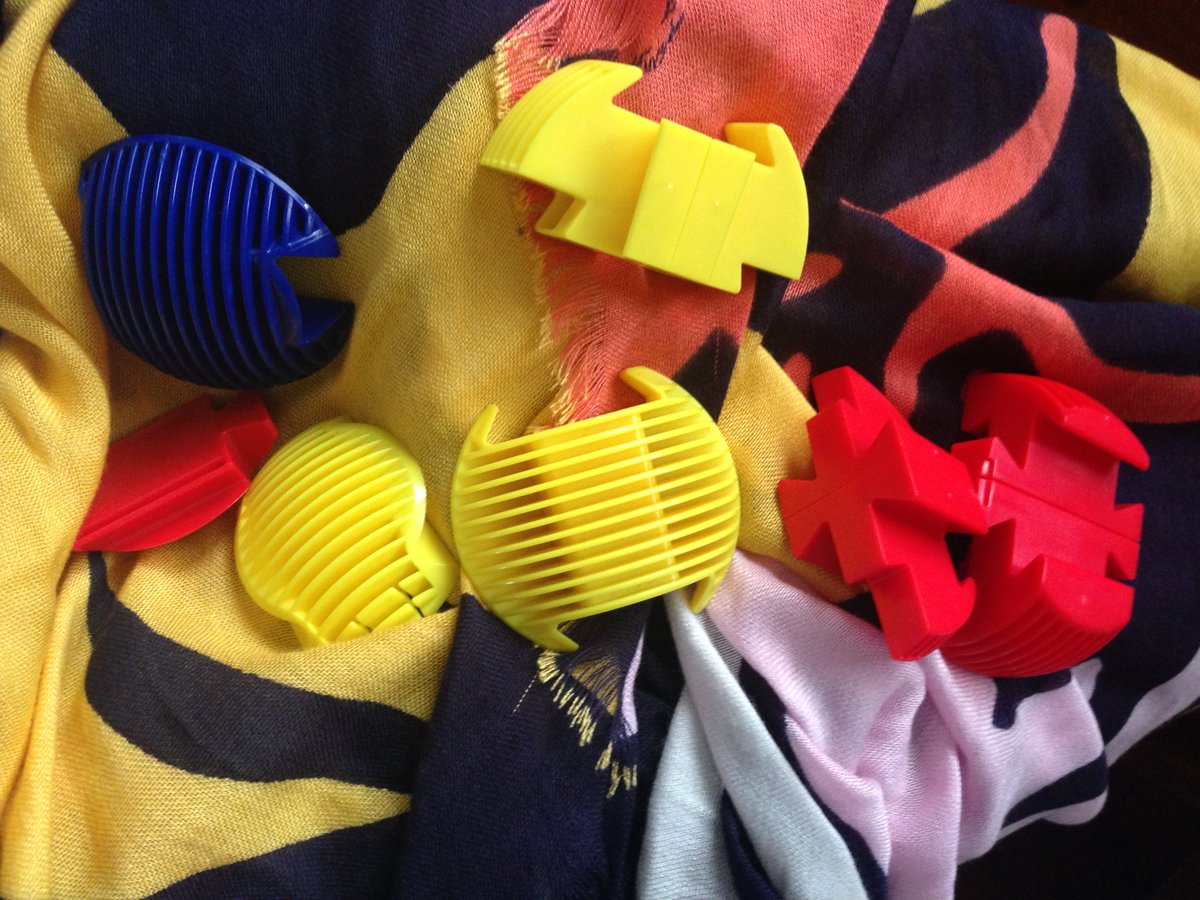 slida3Dpuzzle's tweet photo. #thatmomentwhenyourslidamatchesyourscarf #happyFriday! https://t.co/eO1Or6iyzD