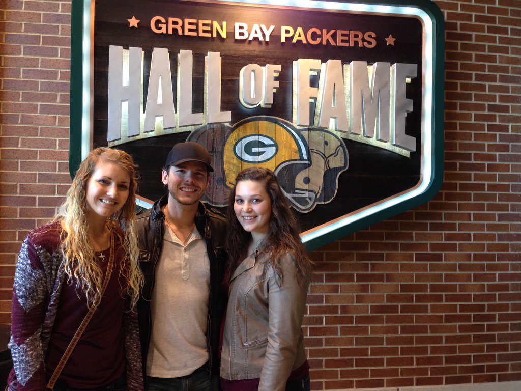 earies17's tweet photo. On a whim @CandaceBeine &amp; I saw @GrangerSmith &amp; fell in love with his music. Today we met him in Green Bay! #gopack https://t.co/7Wnub4KNeC