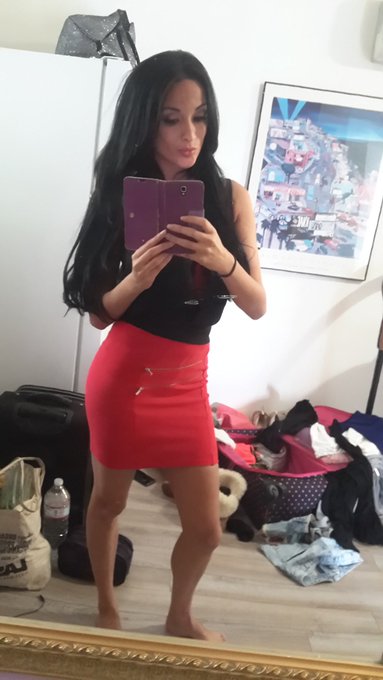 I'm gonna play a step mom today for @WickedPictures . Who want to be my step son? https://t.co/j5ESi