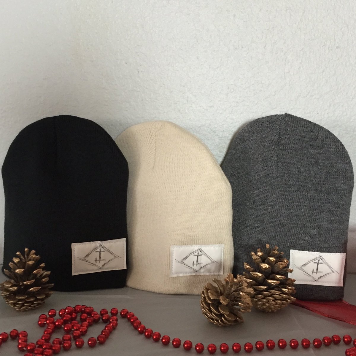 ILJCapparel's tweet photo. Beanies!!  https://t.co/LFLlSeA8qD to order now!#stockingstuffers #christmasgifts #shopsmall #beanies #winterweather https://t.co/HyG1dYIiuN