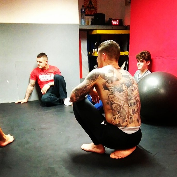 MichaelDavern89's tweet photo. Jiu jitsu and mma sparring tonight @SbgEvolution #SbgEvolution #MartialArts #Sparring #Bjj https://t.co/zXTzyPuXVY