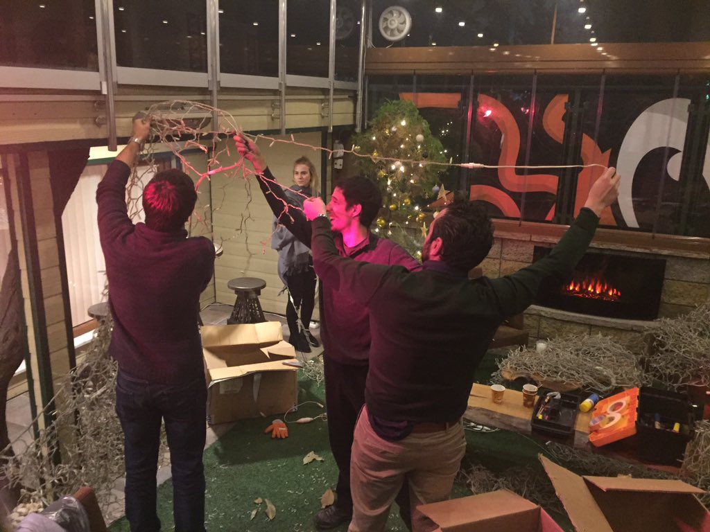 LilaGroup's tweet photo. Bilin bakalım gecenin bu saati güzel bahçemizi bu hale getiren ışıklar nereye asılacak? https://t.co/p3J71VJ1nl