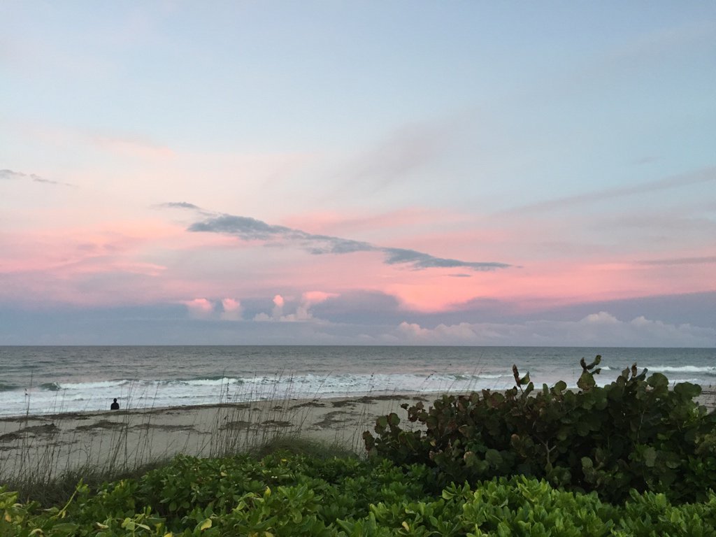 JoelHBaum's tweet image. Fantastic sunset tonight in Indialantic #WESH2Storms @TMainolfiWESH @amysweezey @jasonbrewerwesh @EricBurrisWESH