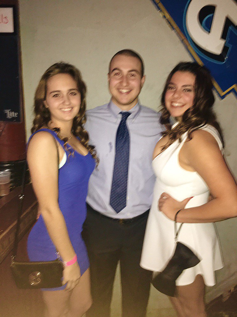 mel_mulvs's tweet photo. missing my dates more than ever 💔 #imstillnumber1 https://t.co/0bUrdmaLXb