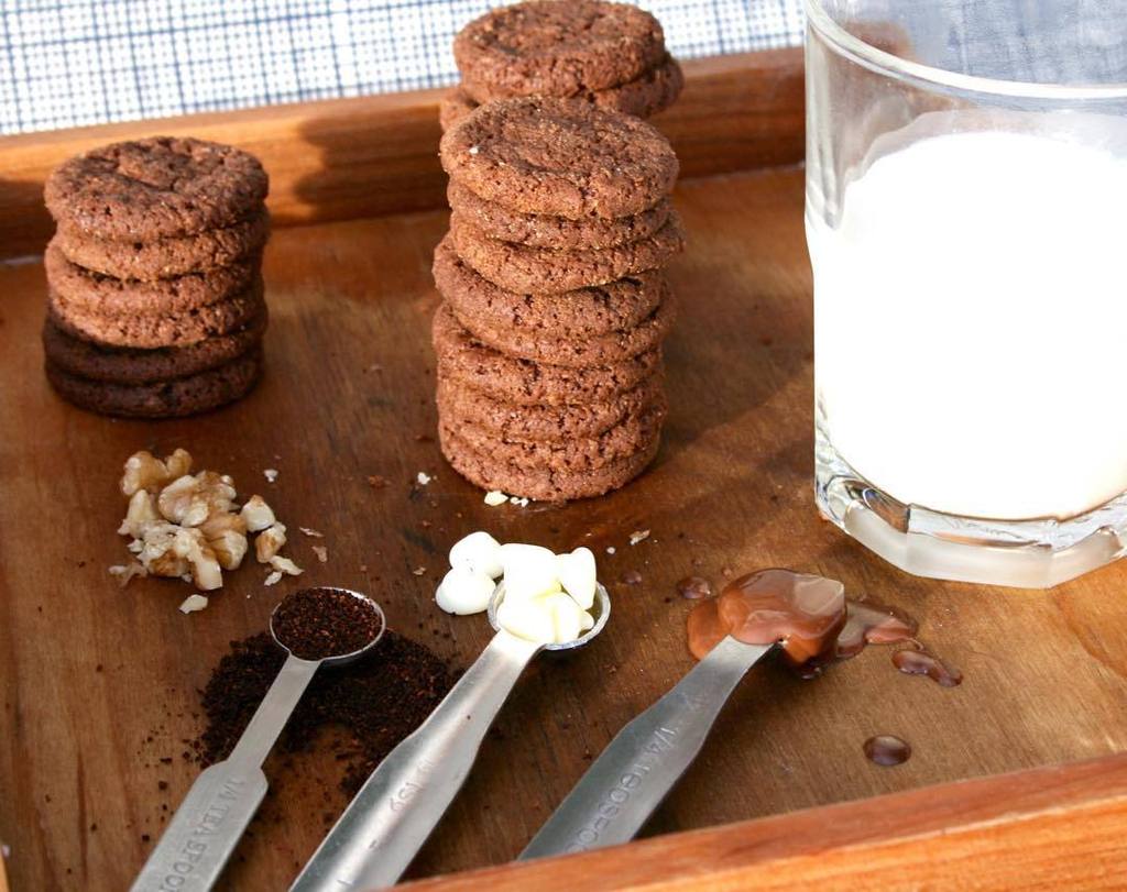 Ménage A Troís cookies! 🍪☕️ espresso, white chocolate and dark chocolate come together in this rich cookie to make …