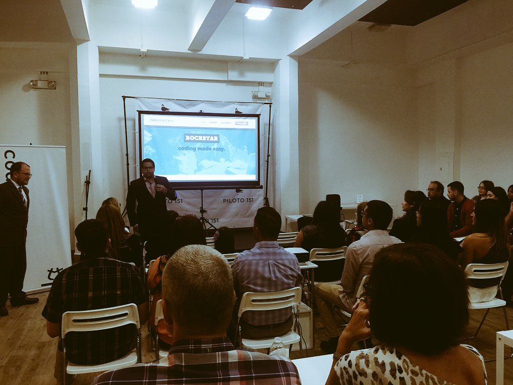 codetrotters's tweet photo. 2nd graduation starting now! Orgullosos de nuestros nuevos programadores! @piloto151 #rockstarcoding https://t.co/MRNmuPWzhC