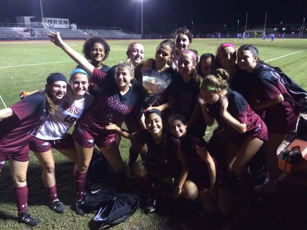 Ty_Thompson71's tweet photo. Congrats girls 8-0! #EaglePride https://t.co/0DHLJZ3Xzy