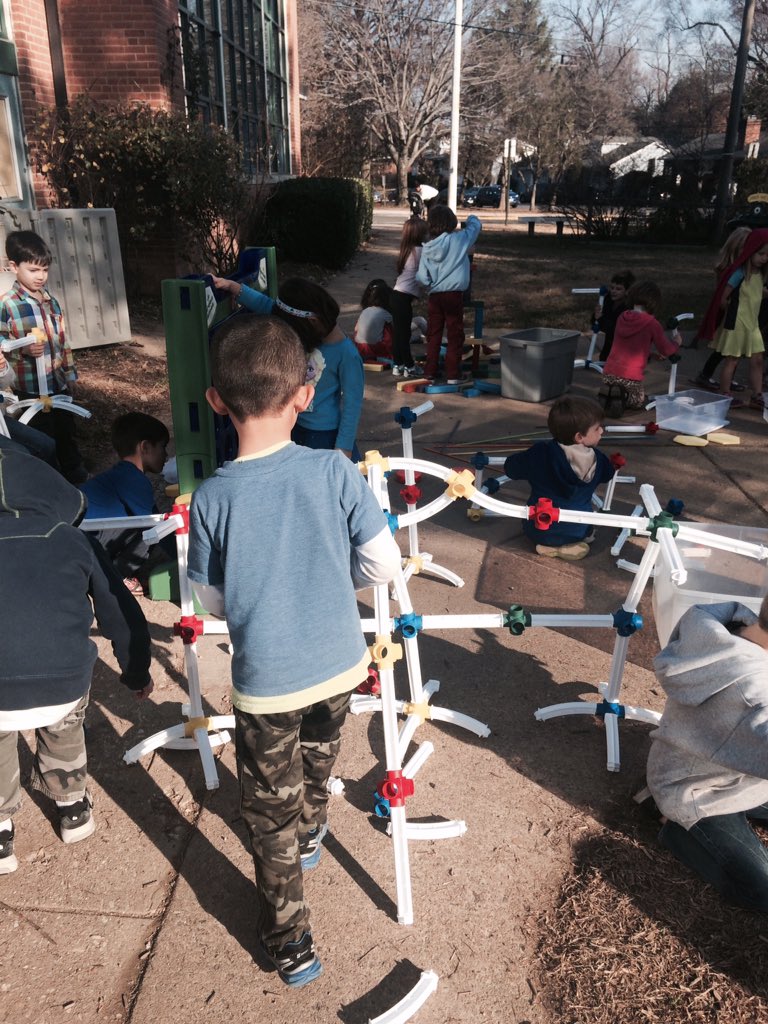 Kindergarteners at play! #ztroar <a href="/taylorkinder101/">taylorkinder101</a> @NSkidmoreK101 <a href="/STEMANDBEYOND/">STEM and Beyond</a>