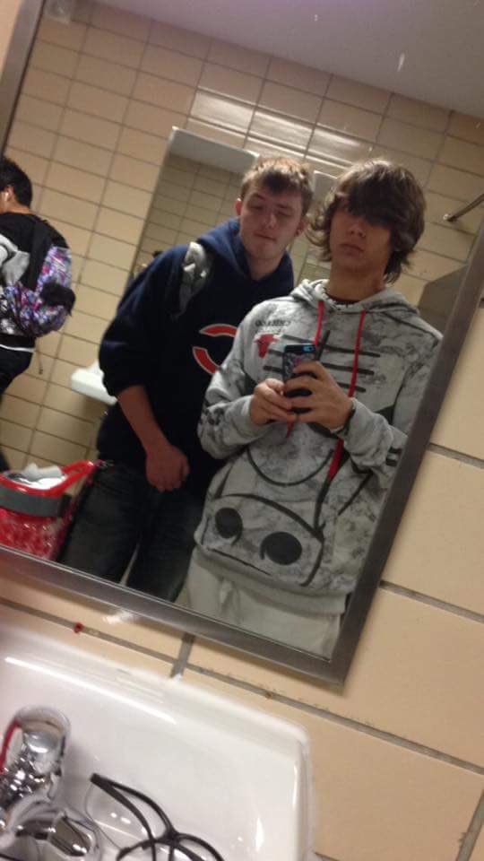 3 pic. Miss my bro I'll see you when you get back hopefully you do come back bro I love you bro so much (no homo)!! https://t.co/ryFaLAYE6Y