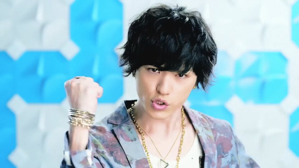 今日はいよいよ我らがaaaの守護神長崎が産んだ色白低身長笑顔がかわいい 子犬系でも誰より優しさに溢れていて男前で歌わせたら惚れる踊らせたら最強なのに料理もできる素敵男子末吉秀太29歳の誕生日だ祝う準備はできてますかいいんざすかい