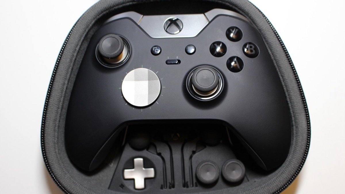 WinC_Gaming's tweet photo. Follow us and retweet for a chance to win an #XboxEliteController on January 1. The competition is open worldwide. https://t.co/GXg4sAdgxU