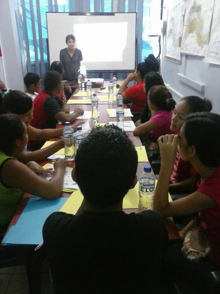 accionfluminen2's tweet photo. taller Jóvenes y Derechos Humanos organizado por las compañeras de la Aso. de Trabajadoras Remuneradas del Hogar. https://t.co/GCsCQehF98