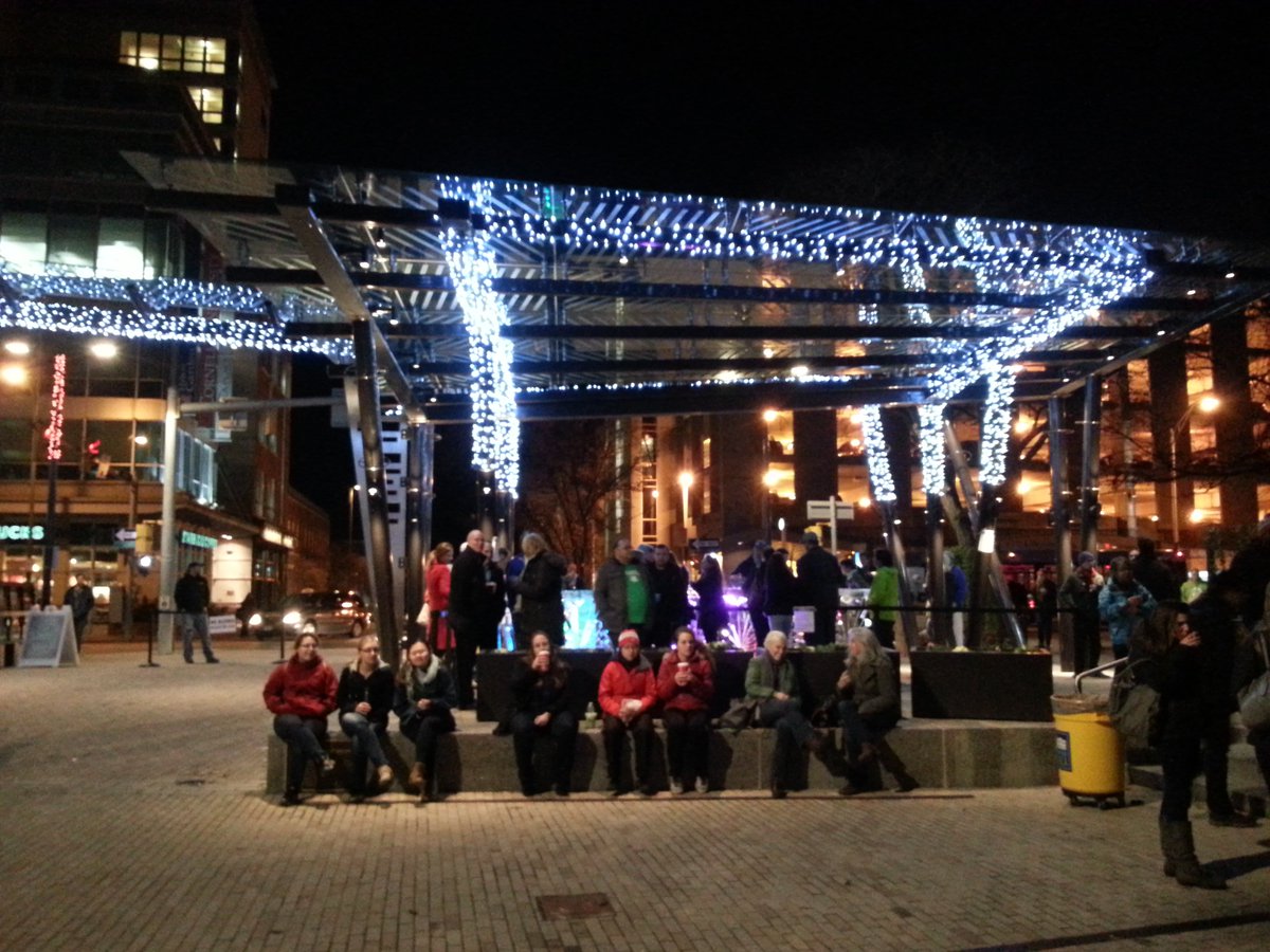 IthacaCommons's tweet image. Ice bar! Thanks @downtownithaca for setting this up. #twithaca